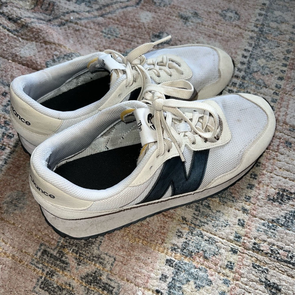 New Balance 237